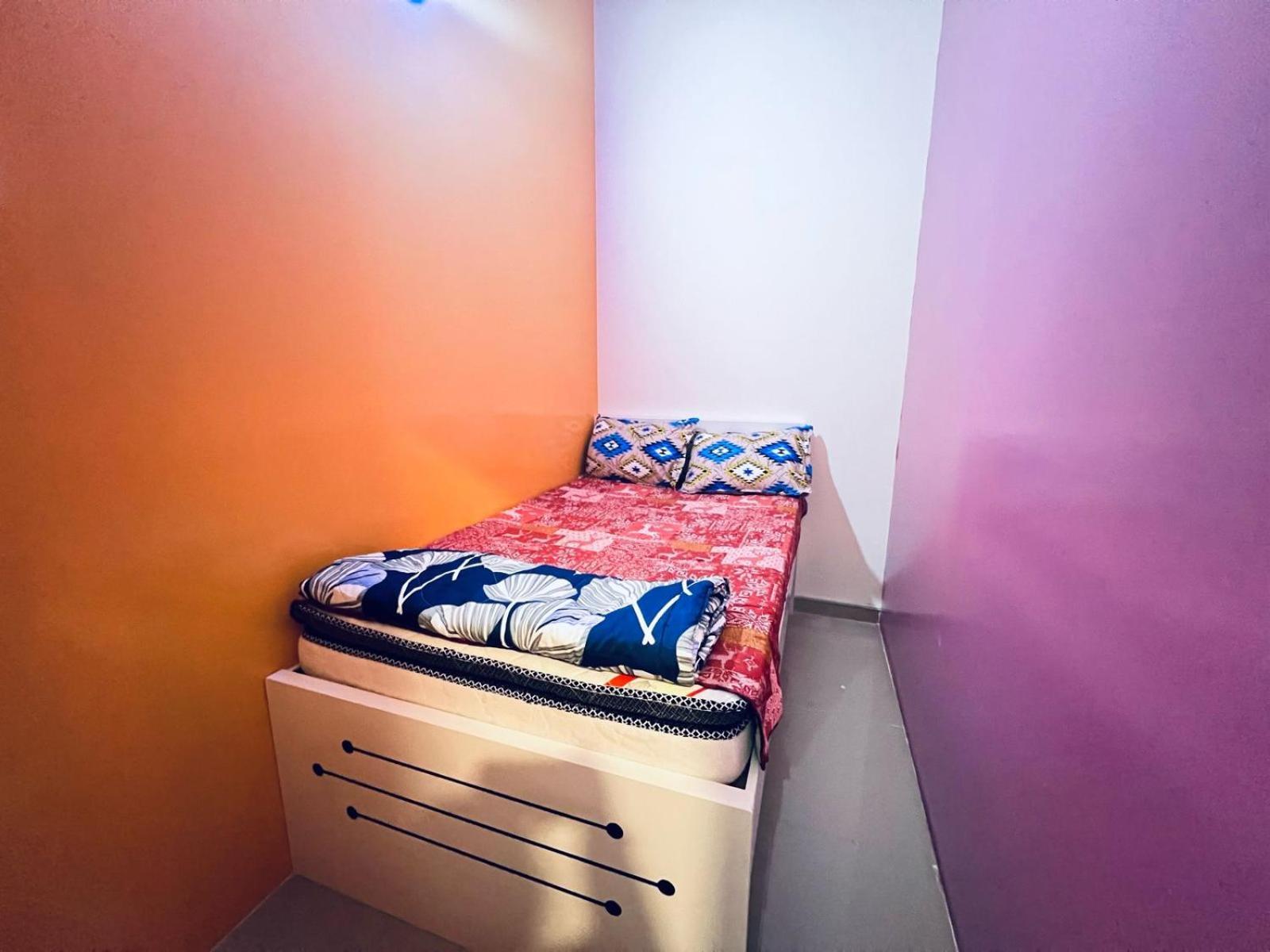 Apartamento Moon Backpackers Burjman Exit 2, Family Partitions, Loft Partitions, Dubái Exterior foto